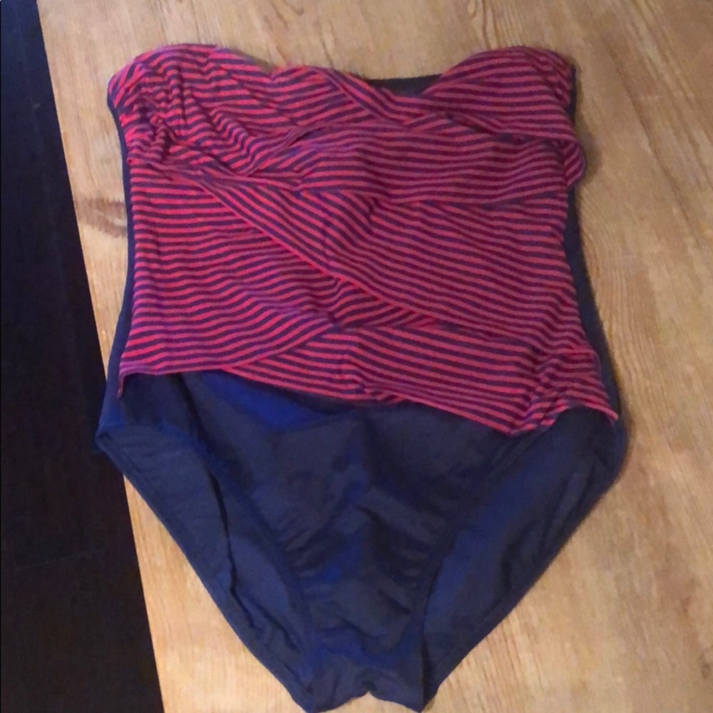 Miracle suit strapless suit